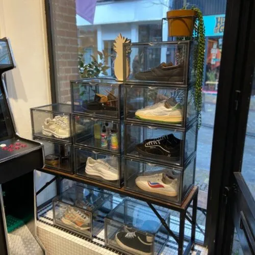 sneakerbox zwart