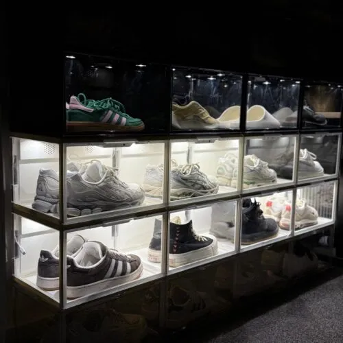 sneakerbox led