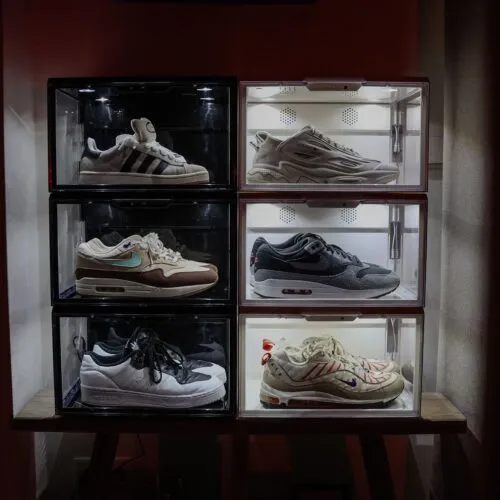 sneakerbox led